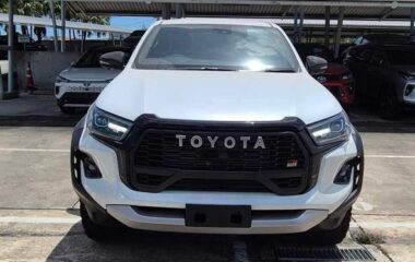 Toyota Hilux GR-S White