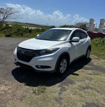 White Honda Vezel 2016