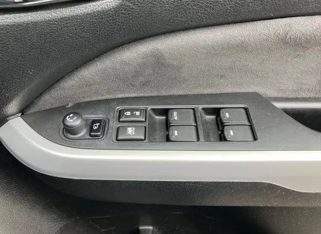 
								Suzuki Escudo 2016 Black full									