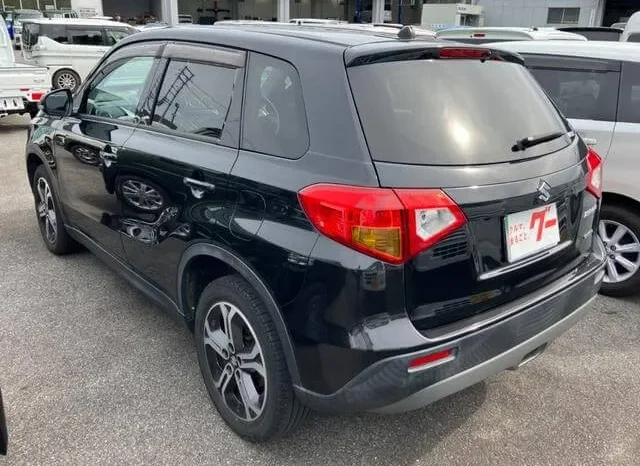 
								Suzuki Escudo 2016 Black full									
